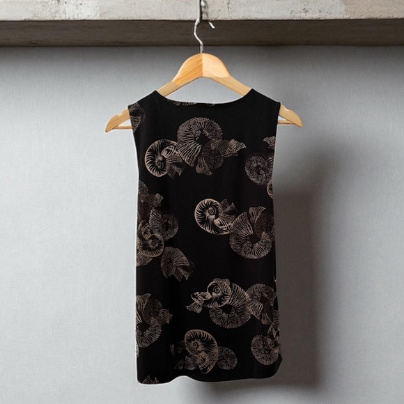 NWT White House Black Market WHBM Black Tan Sleeveless Top with Nautical Print - Picture 2 of 6